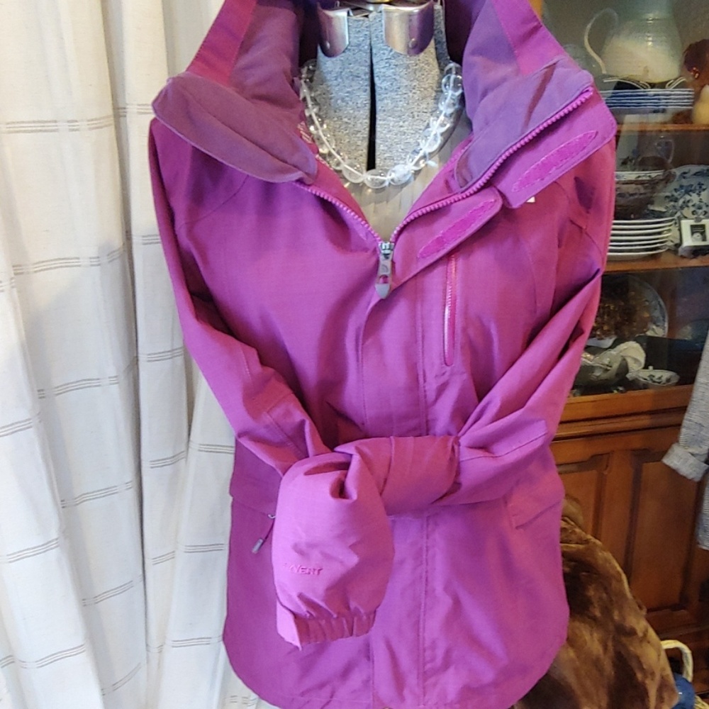 The North Face like new, size medium - Picture 1 of 8